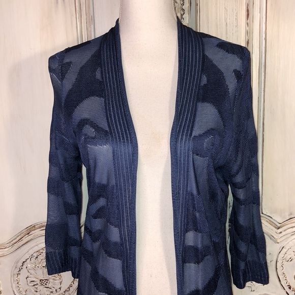Travelers Collection By Chico’s 100% Rayon Navy Lightweight Cardigan Size 0 - Picture 4 of 12